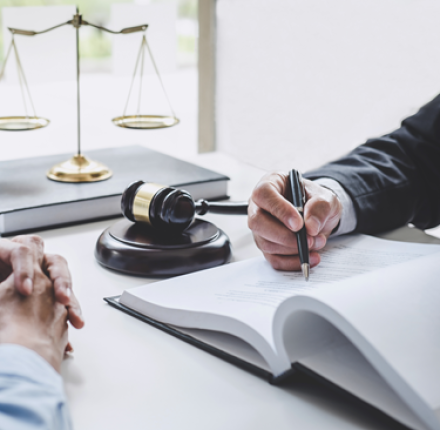 ABOGADOS INMOBILIARIOS PUERTO VARAS | Abogados de Puerto Varas - Servicios Legales Puerto Varas, Llanquihue, Frutillar y Puerto Montt